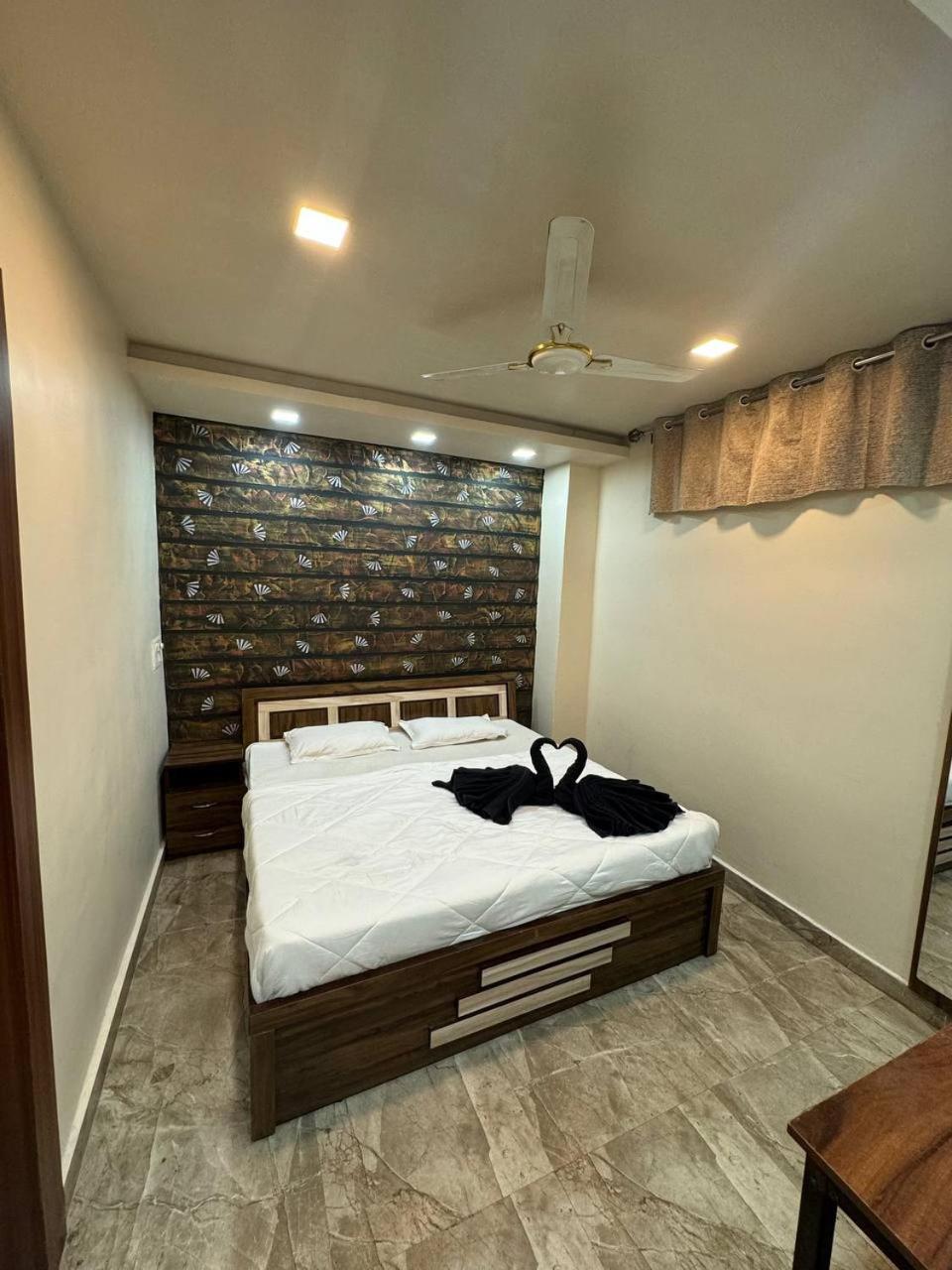 Hotel Shreeji Residency Pachmarhī Exterior foto
